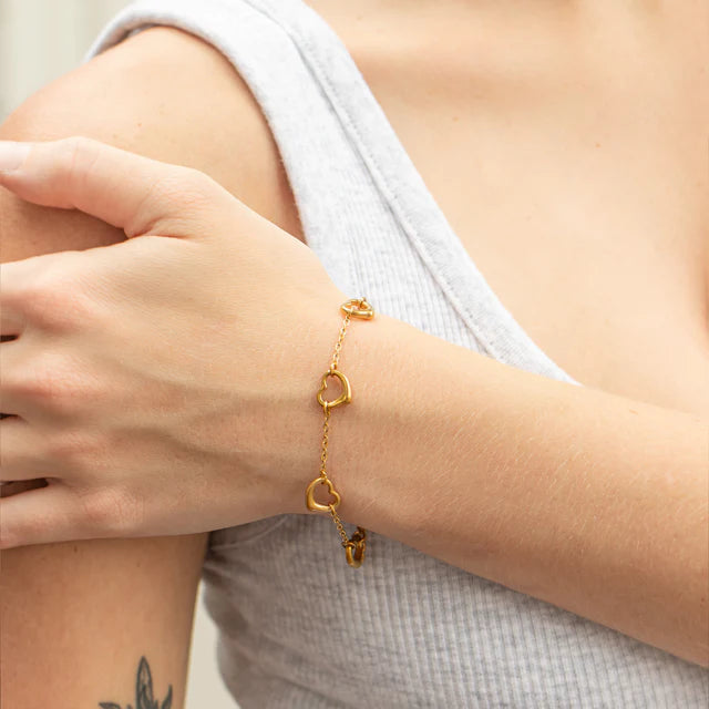 Bold Heart Chain Bracelet